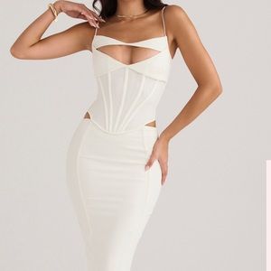 HOUSE OF CB PALOMA 
IVORY CORSET MAXI DRESS
